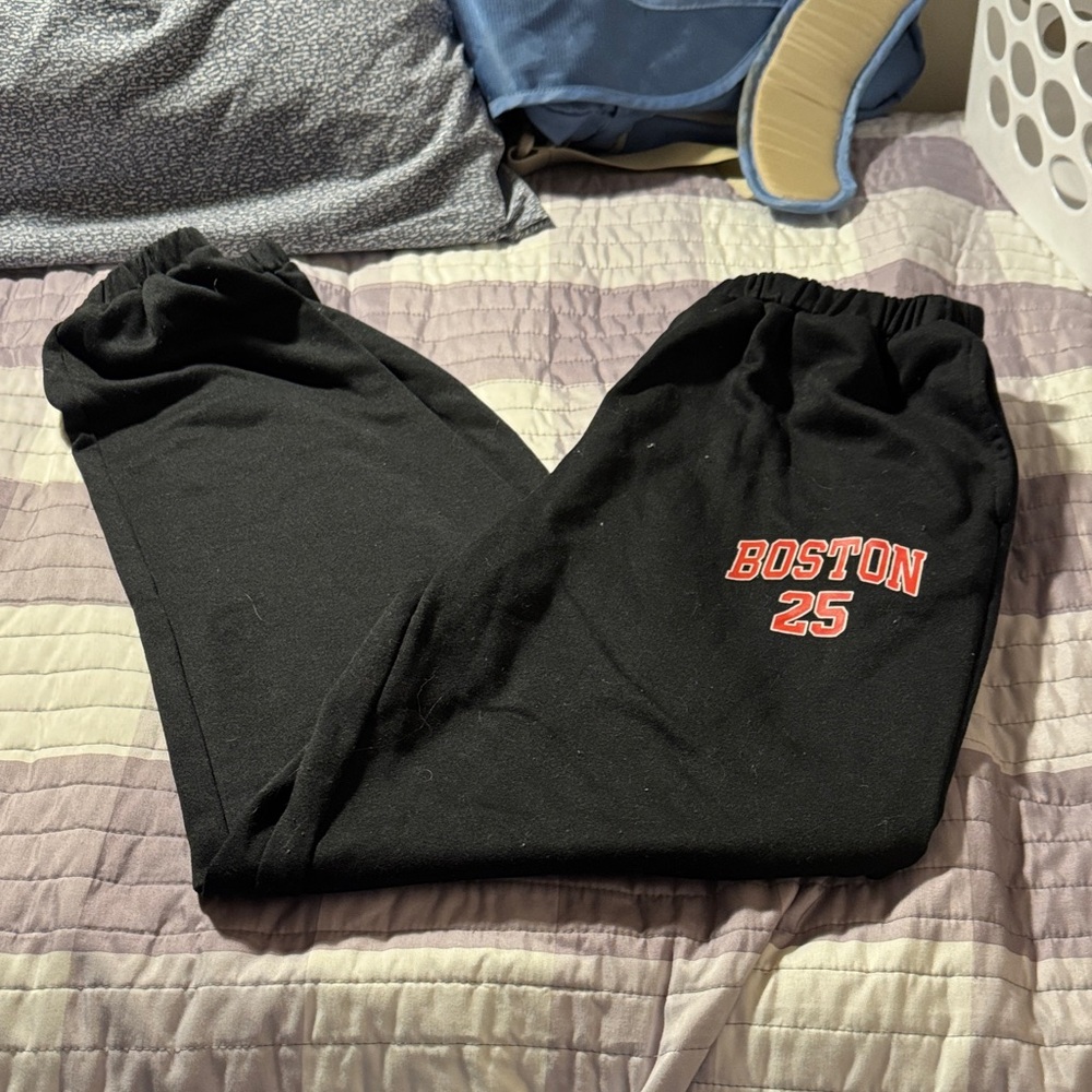 SHEIN Kids Black Boston 25 Joggers